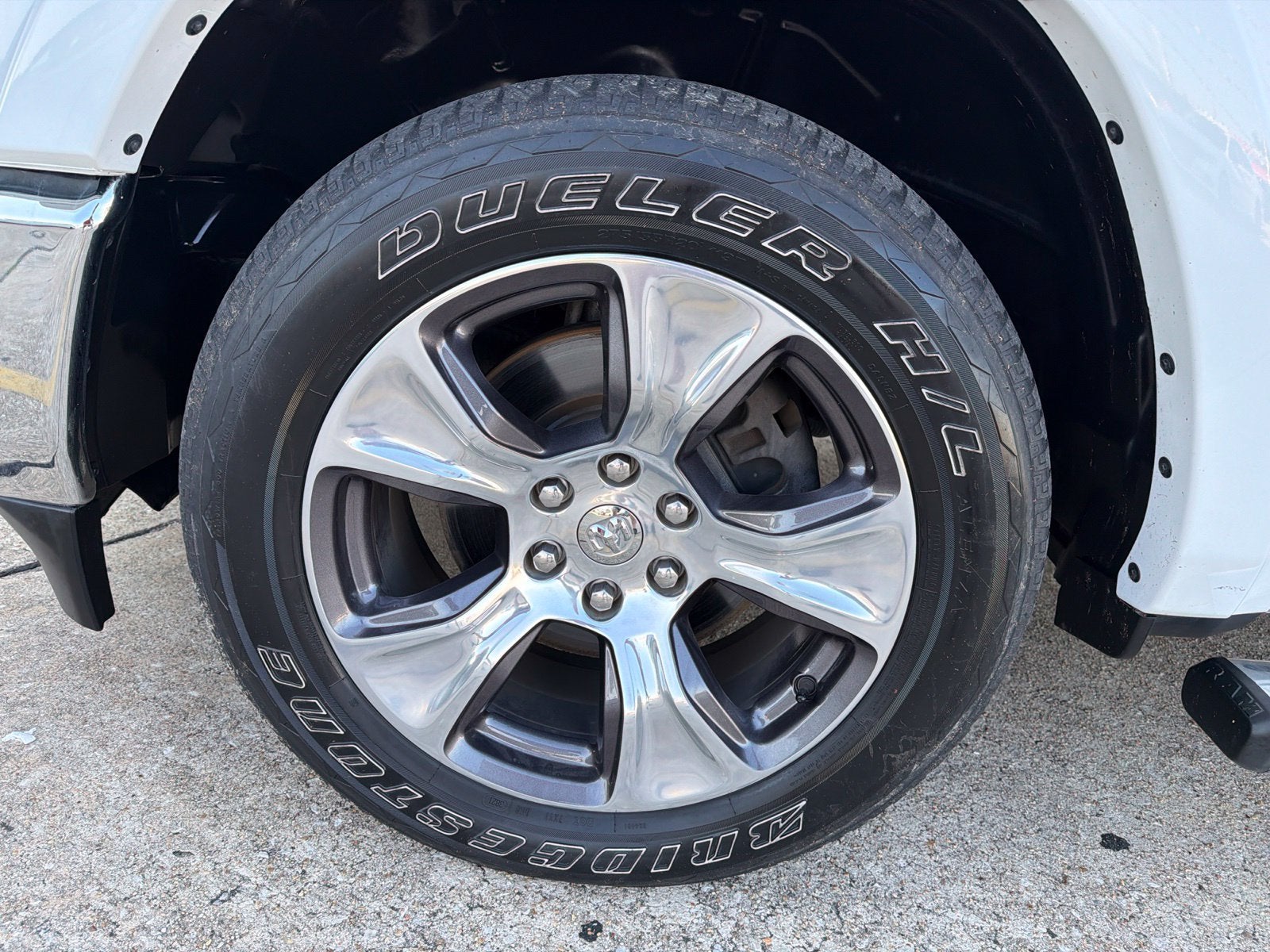 2022 RAM 1500 Laramie Crew Cab 4x2 5'7" Box