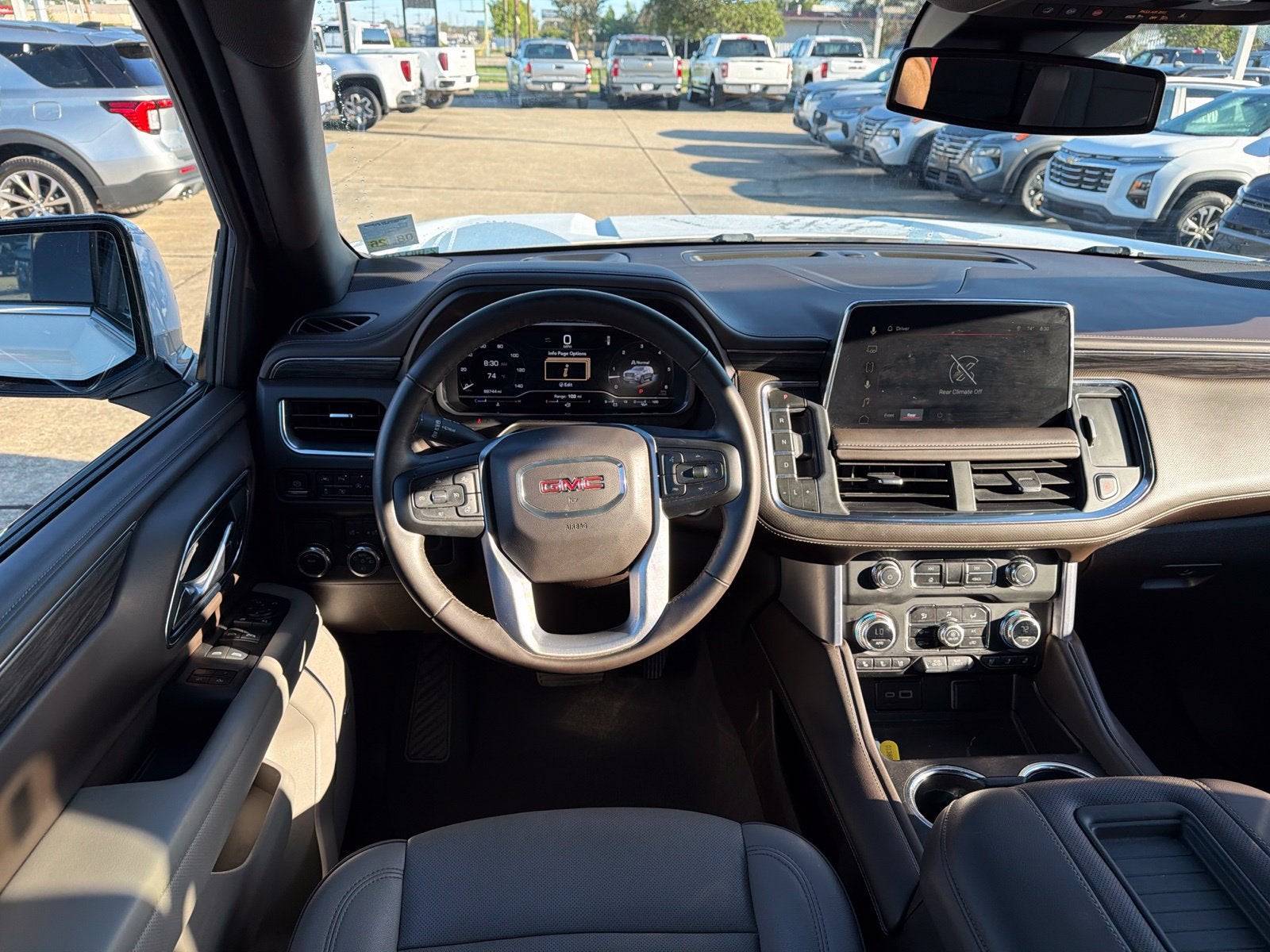 2023 GMC Yukon SLT