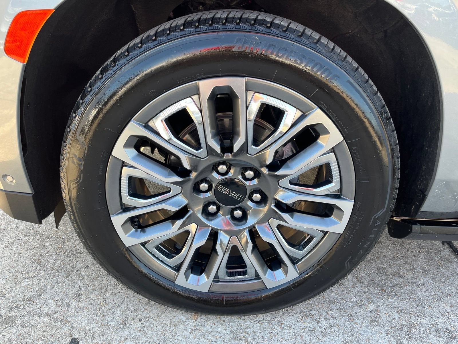 2024 GMC Yukon Denali Ultimate