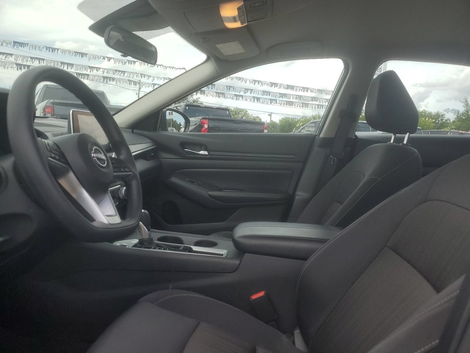 2025 Nissan Altima SV FWD