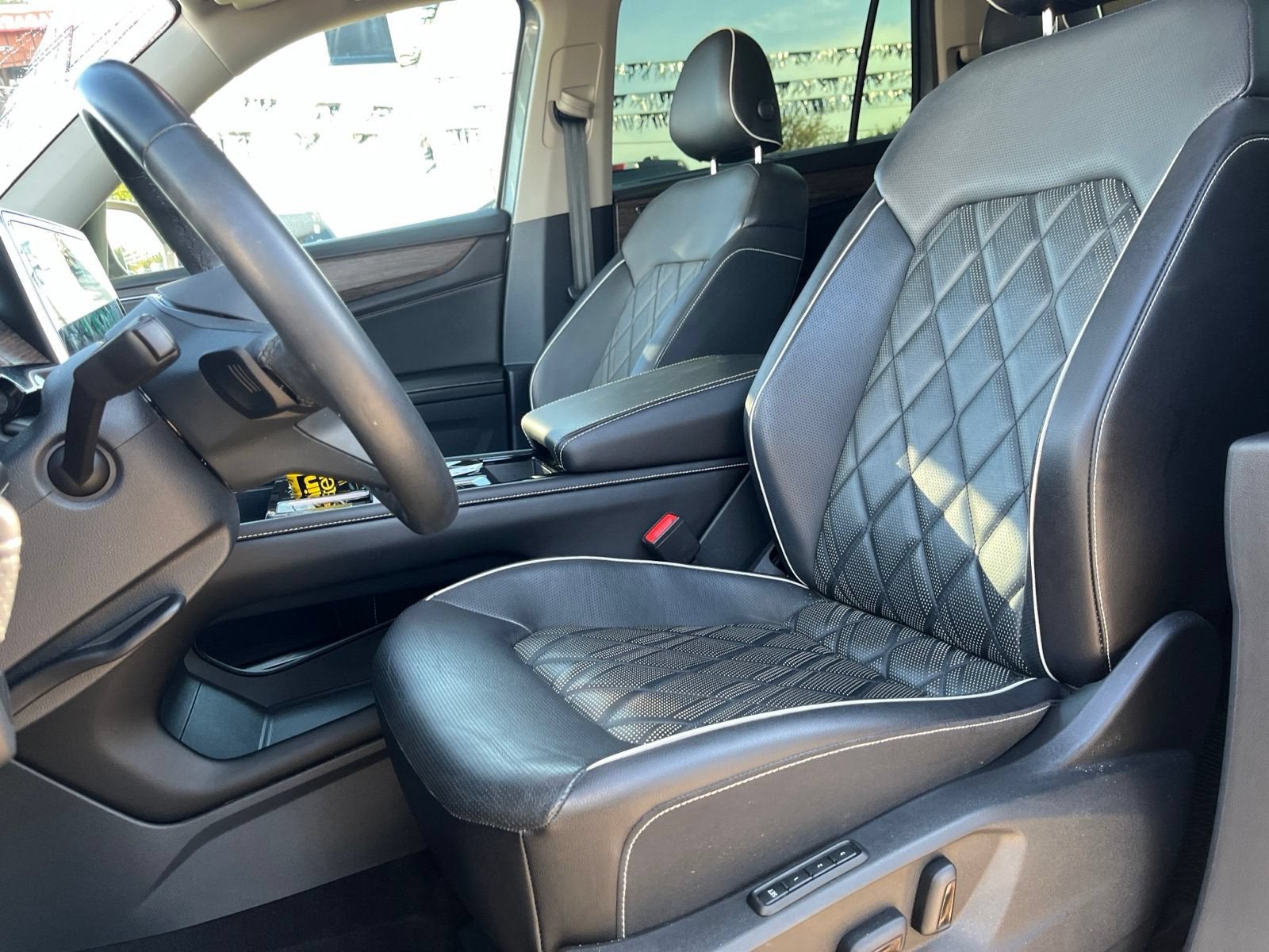 2024 Volkswagen Atlas 2.0T SEL Premium R-Line