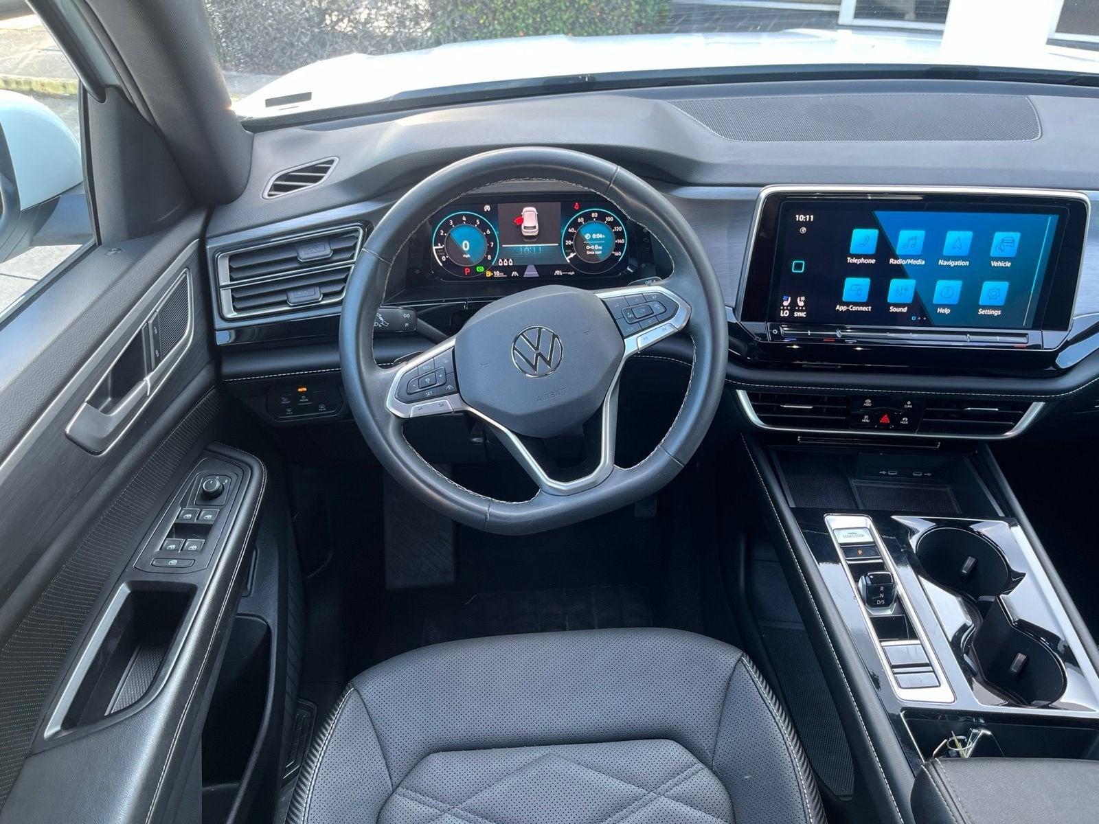 2024 Volkswagen Atlas Cross Sport 2.0T SE w/Technology