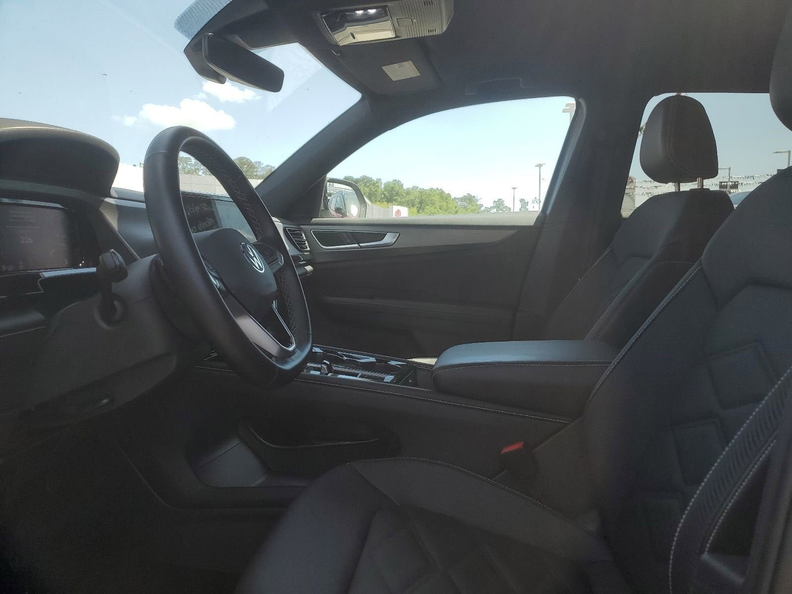 2025 Volkswagen Atlas Cross Sport 2.0T SE w/Technology