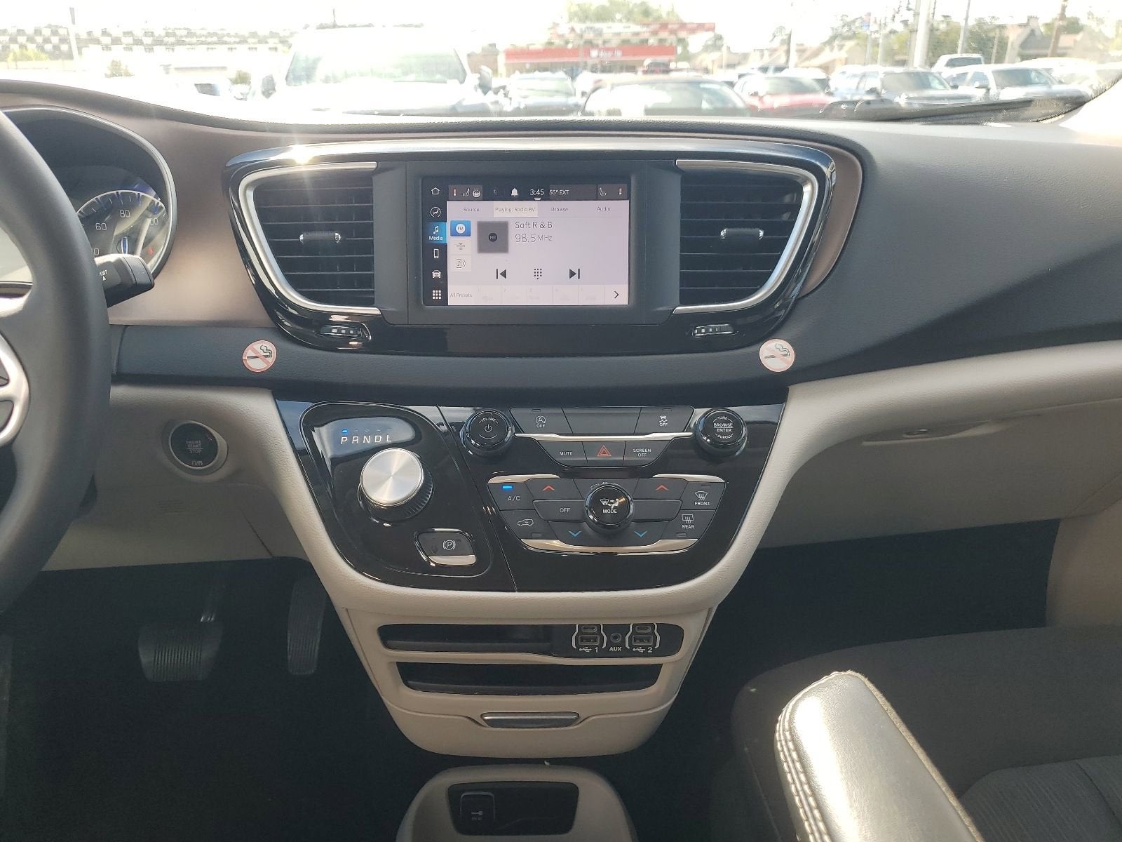 2023 Chrysler Voyager LX