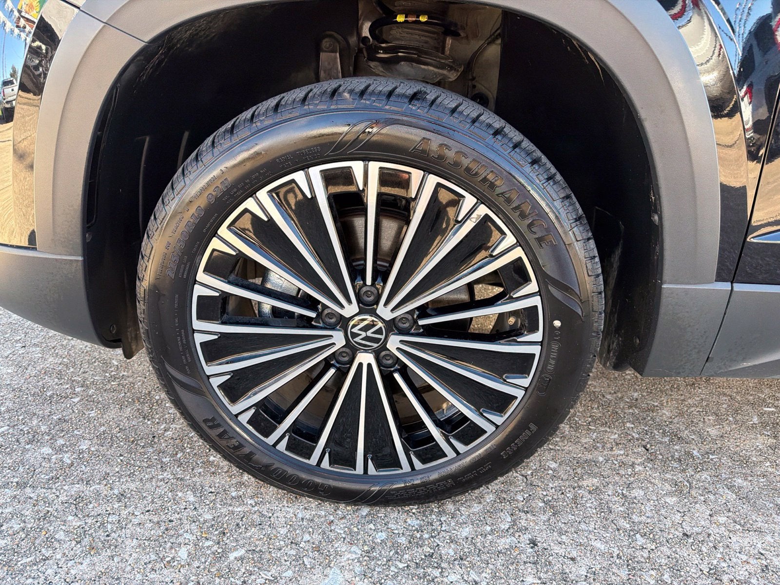 2025 Volkswagen Taos SE