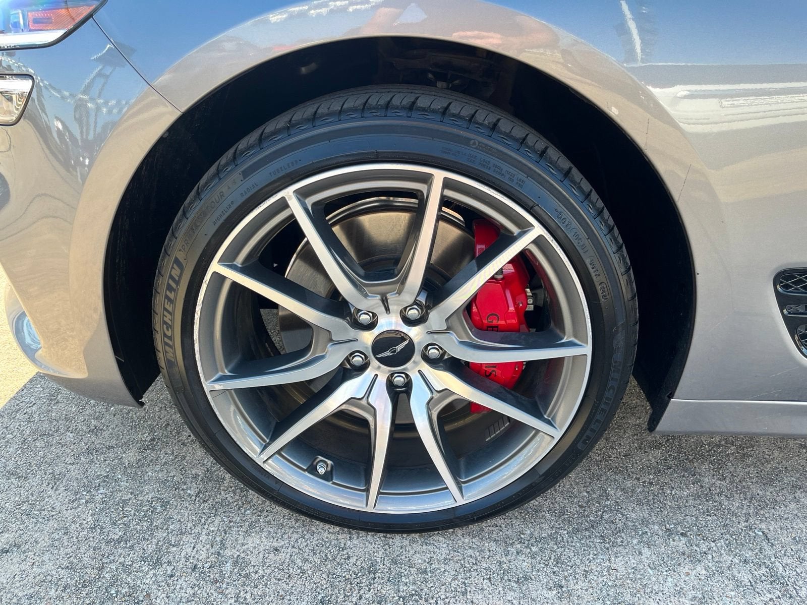 2025 Genesis G70 2.5T