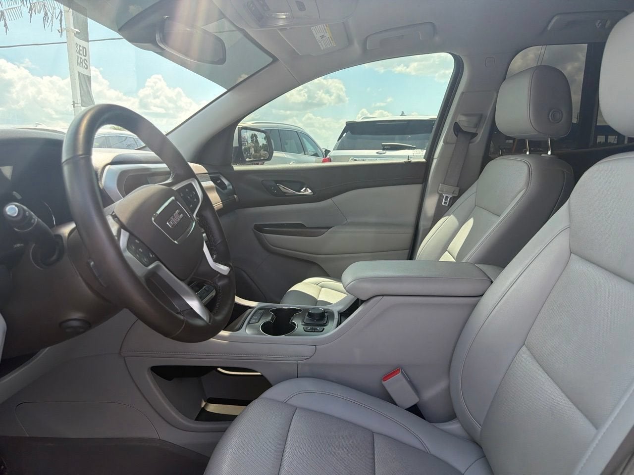 2023 GMC Acadia SLT