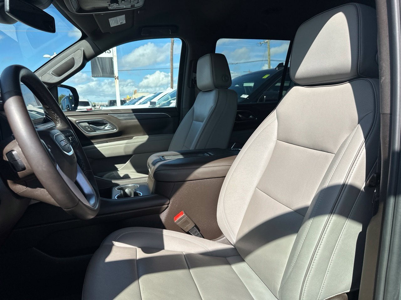 2023 GMC Yukon SLT