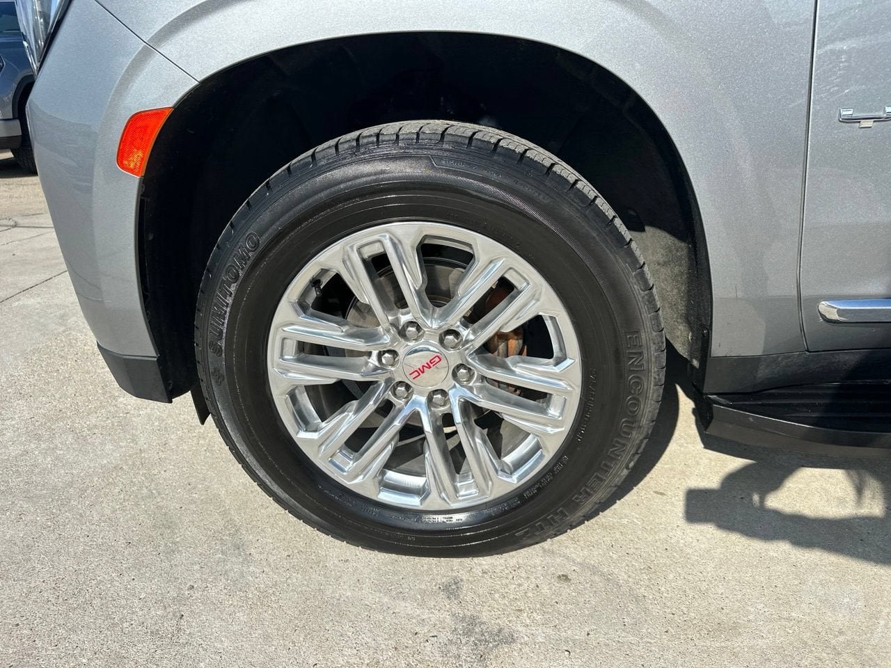 2023 GMC Yukon XL SLT