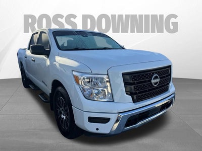 2024 Nissan TITAN Crew Cab SV 4x2