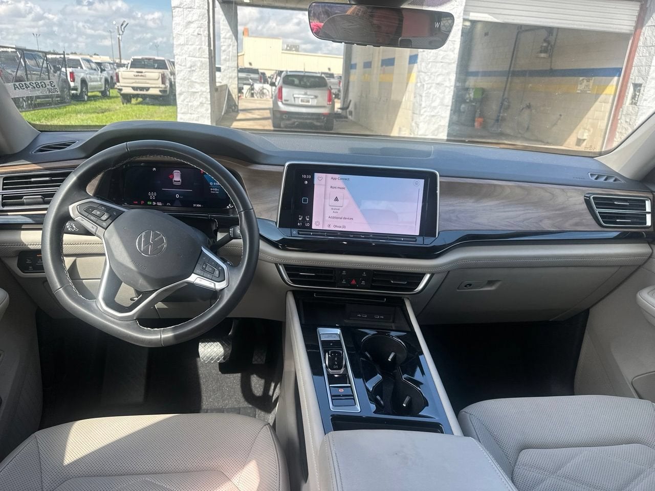 2024 Volkswagen Atlas 2.0T SE w/Technology