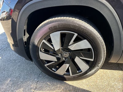 2025 Volkswagen Atlas Cross Sport 2.0T SE w/Technology
