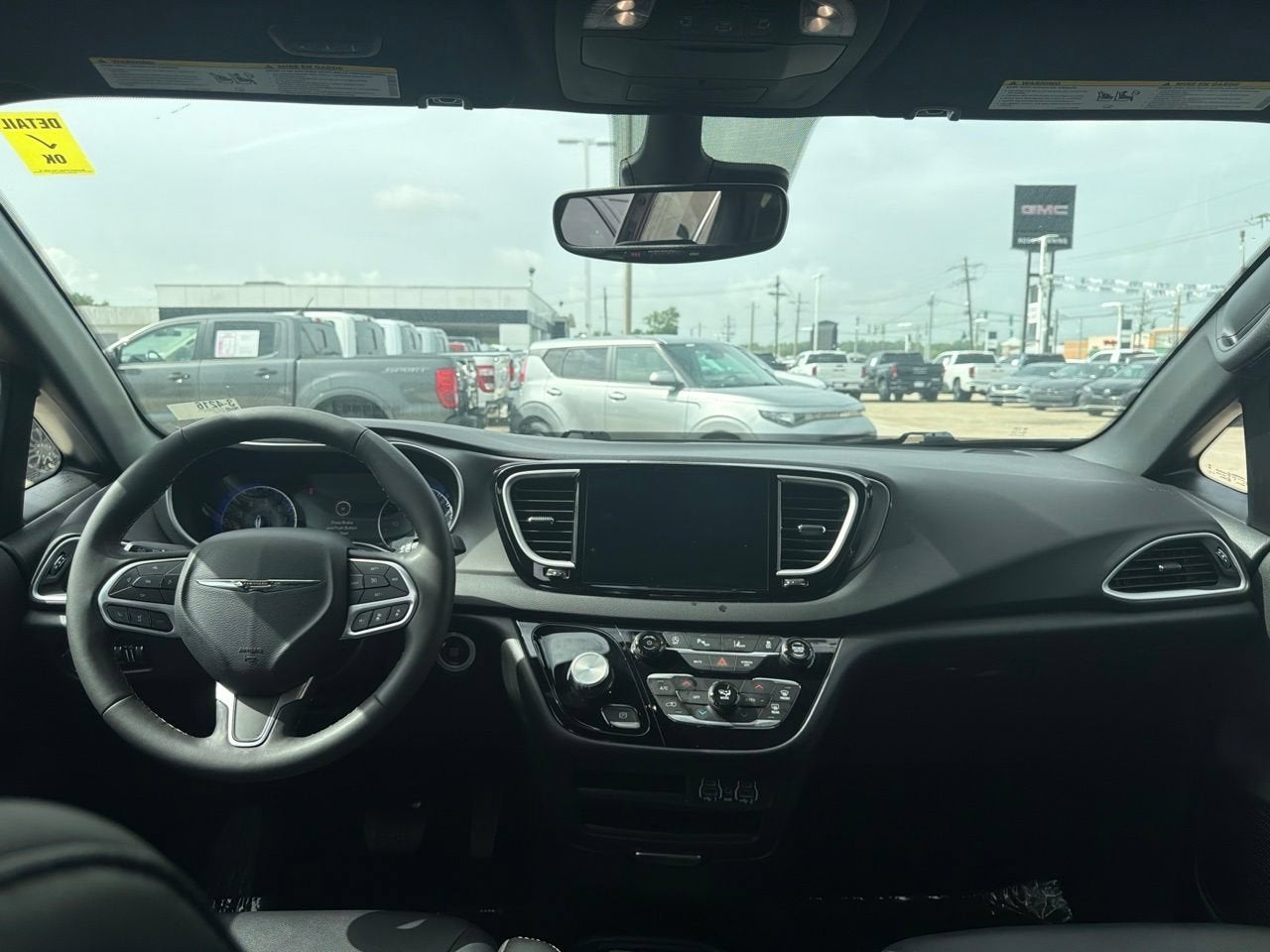 2025 Chrysler Pacifica Select