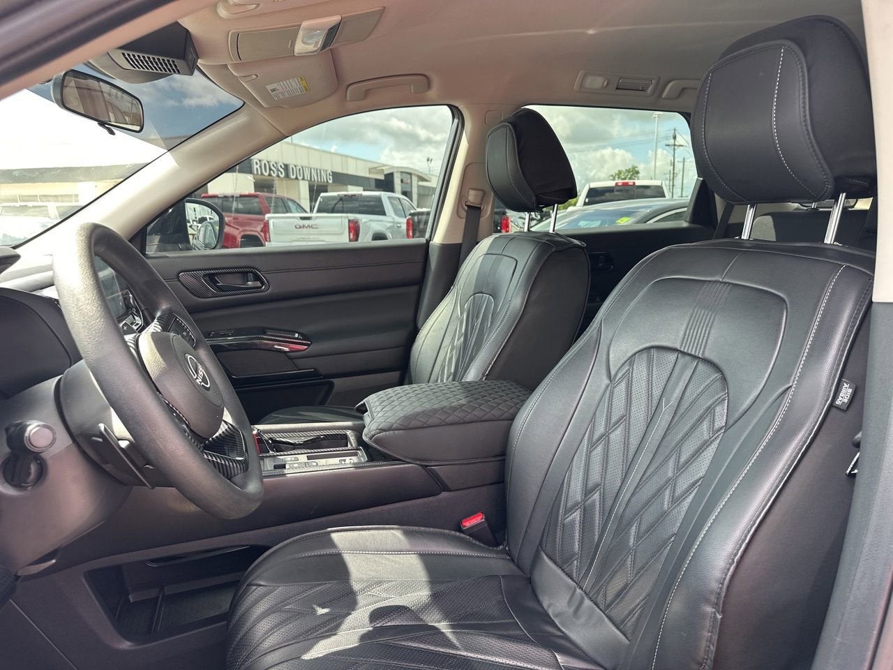 2025 Nissan Pathfinder S FWD