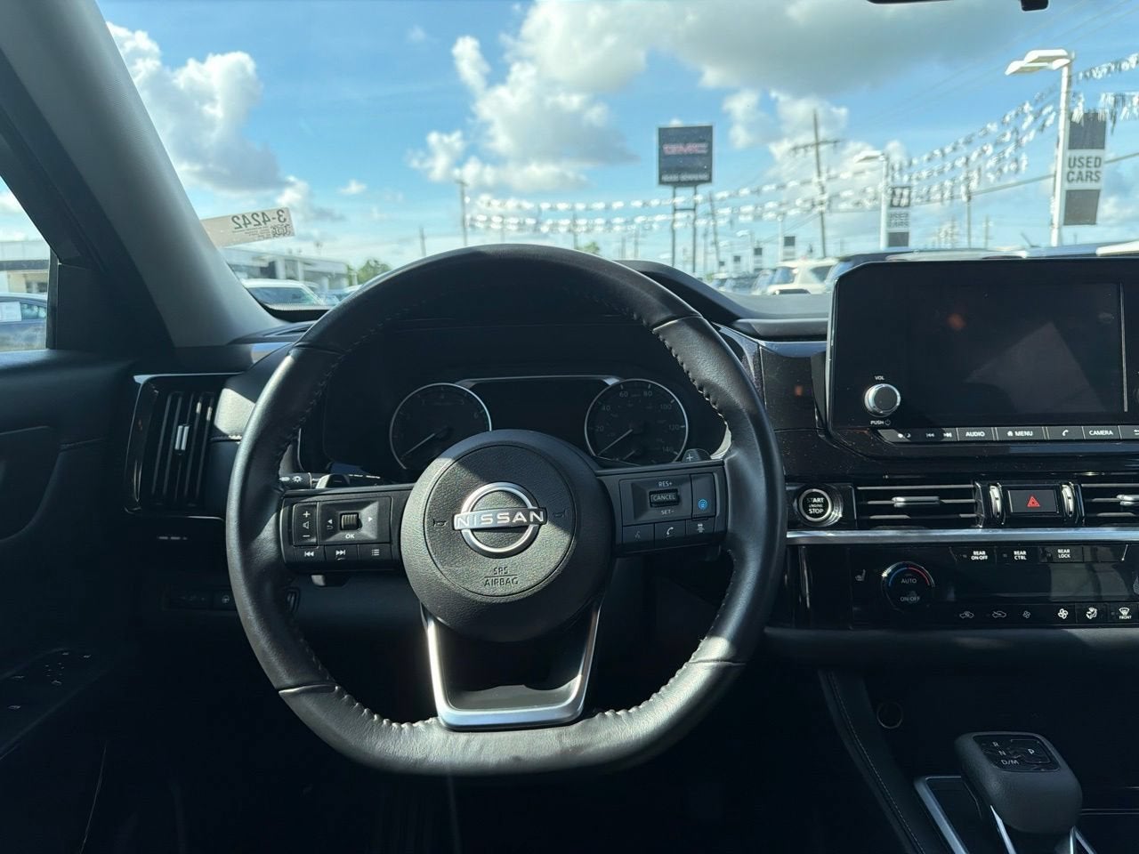 2024 Nissan Pathfinder SV