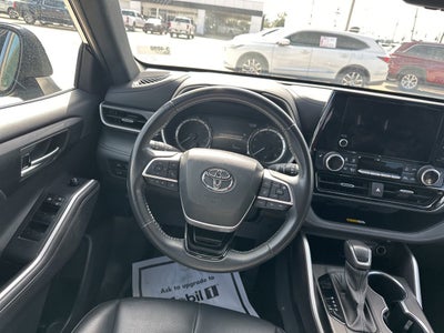 2024 Toyota Highlander LE