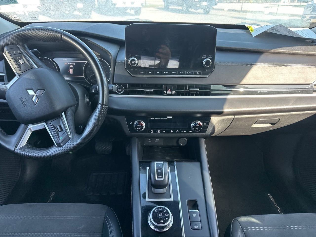 2023 Mitsubishi Outlander SE