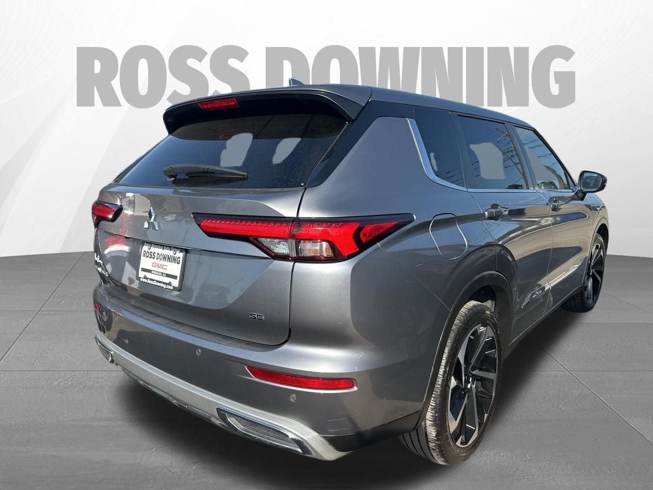 2023 Mitsubishi Outlander SE