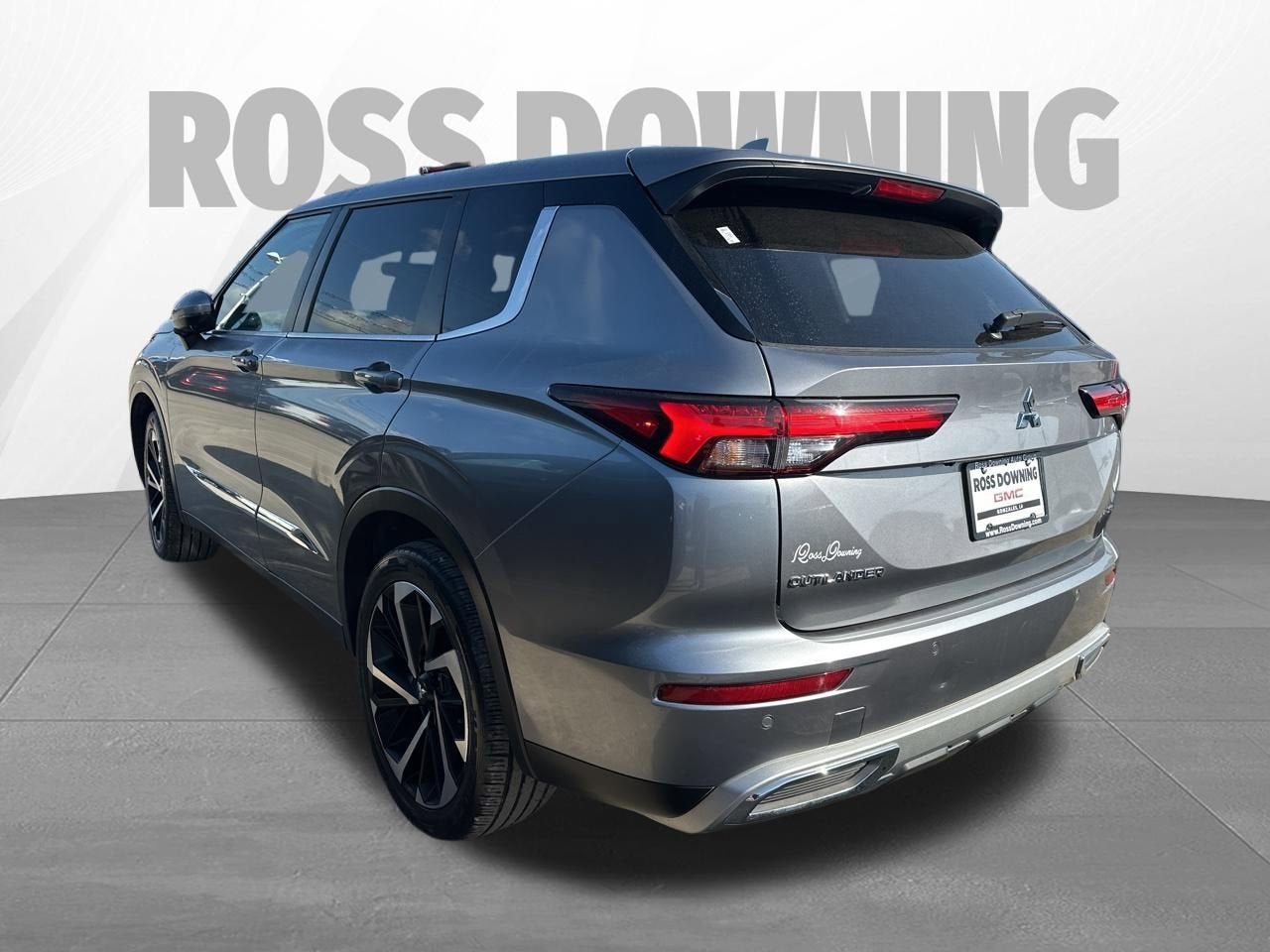 2023 Mitsubishi Outlander SE