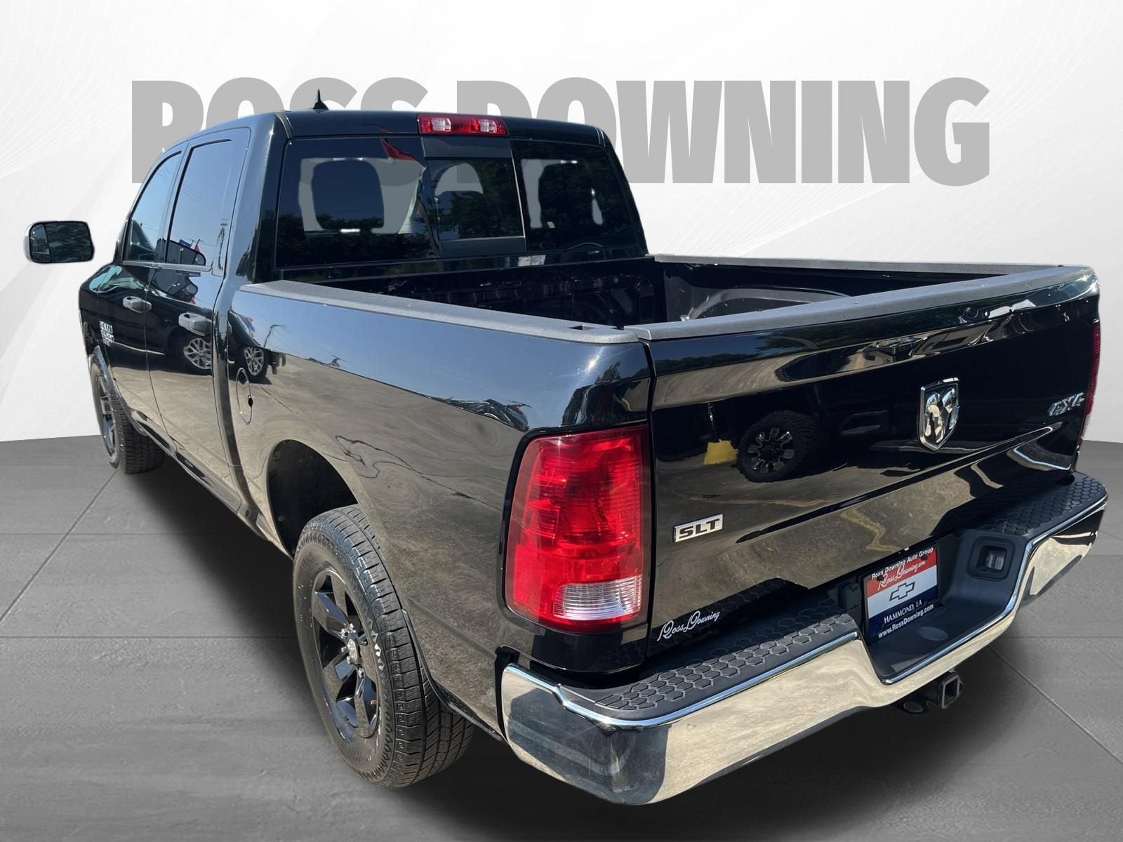 2023 RAM 1500 Classic SLT Crew Cab 4x4 5'7" Box