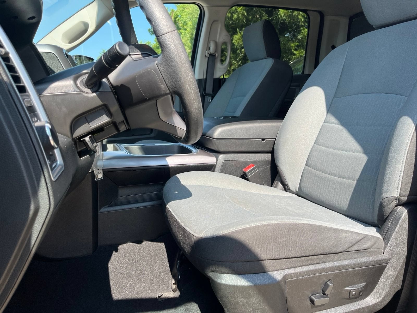 2023 RAM 1500 Classic SLT Crew Cab 4x4 5'7" Box