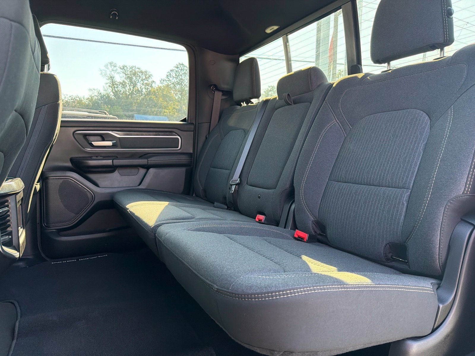 2020 RAM 1500 Big Horn Crew Cab 4x4 5'7" Box