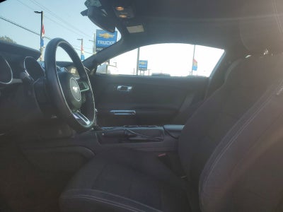 2016 Ford Mustang V6