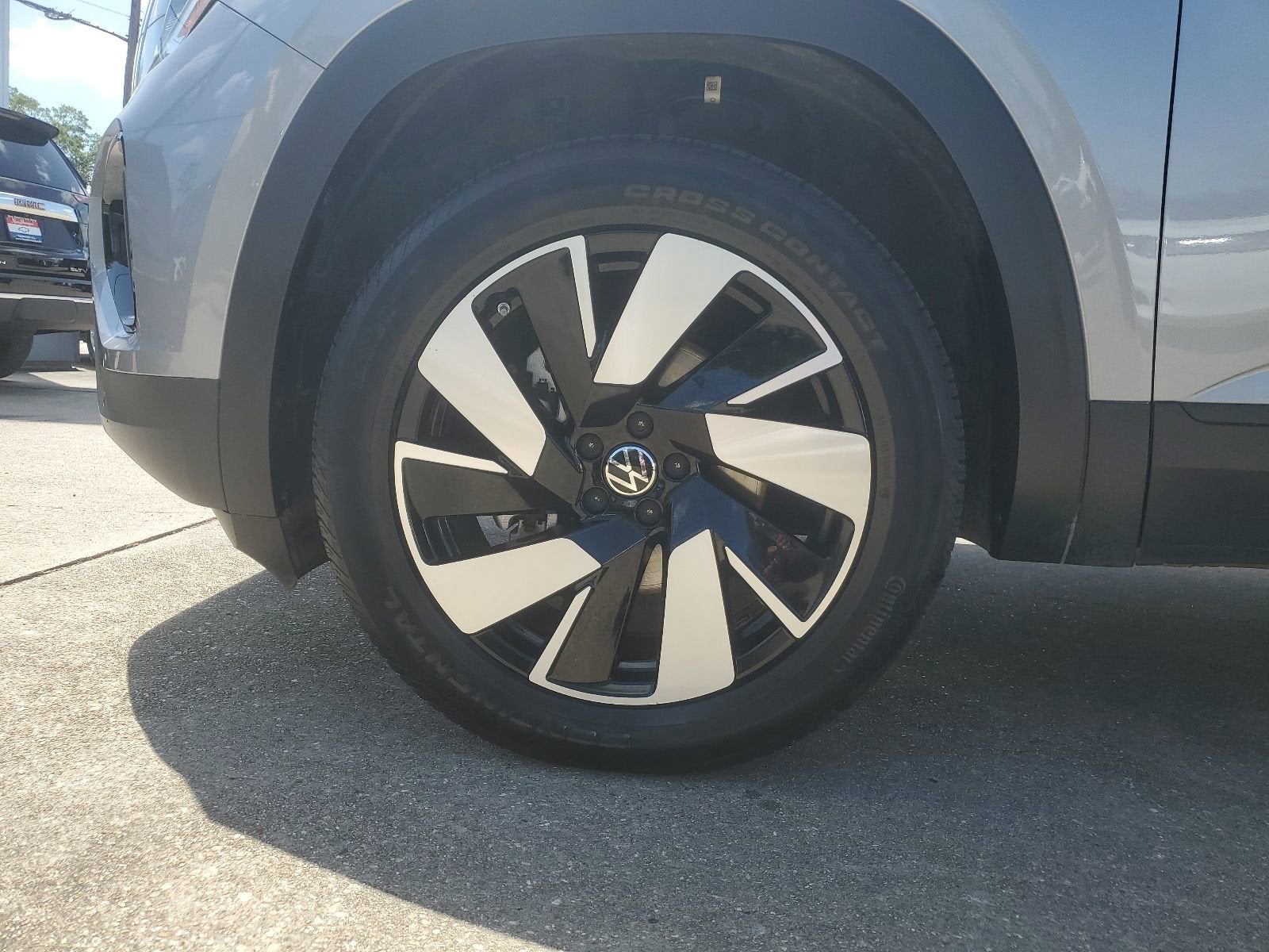 2025 Volkswagen Atlas Cross Sport 2.0T SE w/Technology