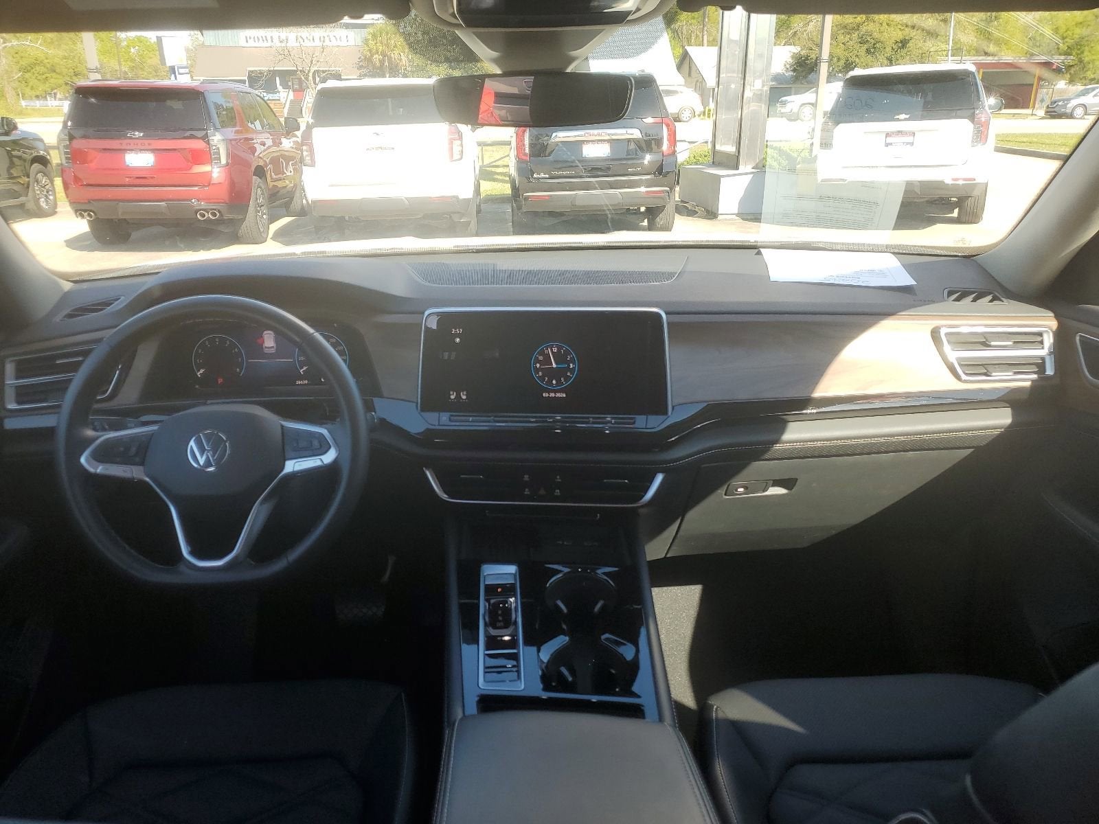 2025 Volkswagen Atlas 2.0T SE w/Technology