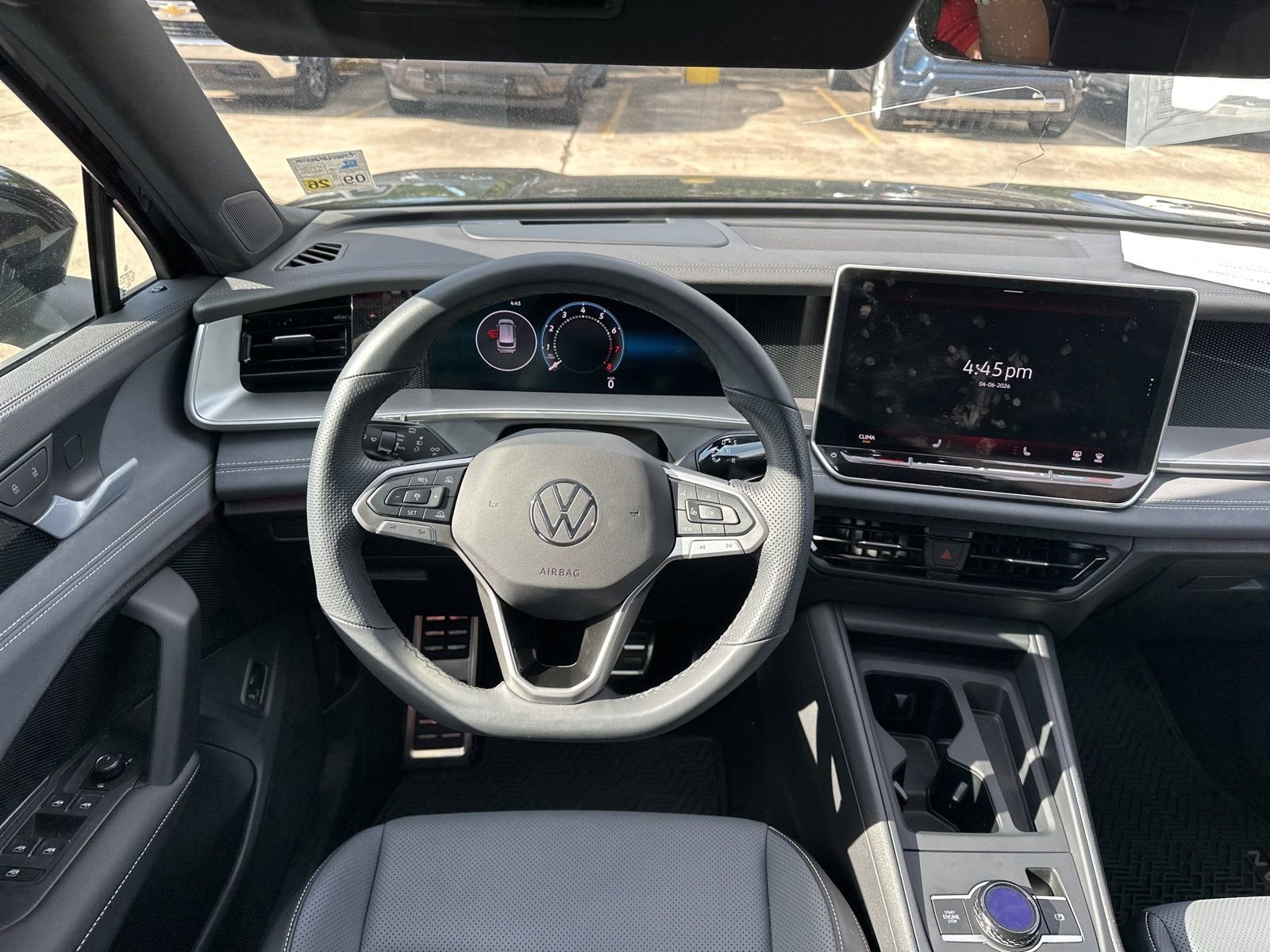 2025 Volkswagen Tiguan SE R-Line Black