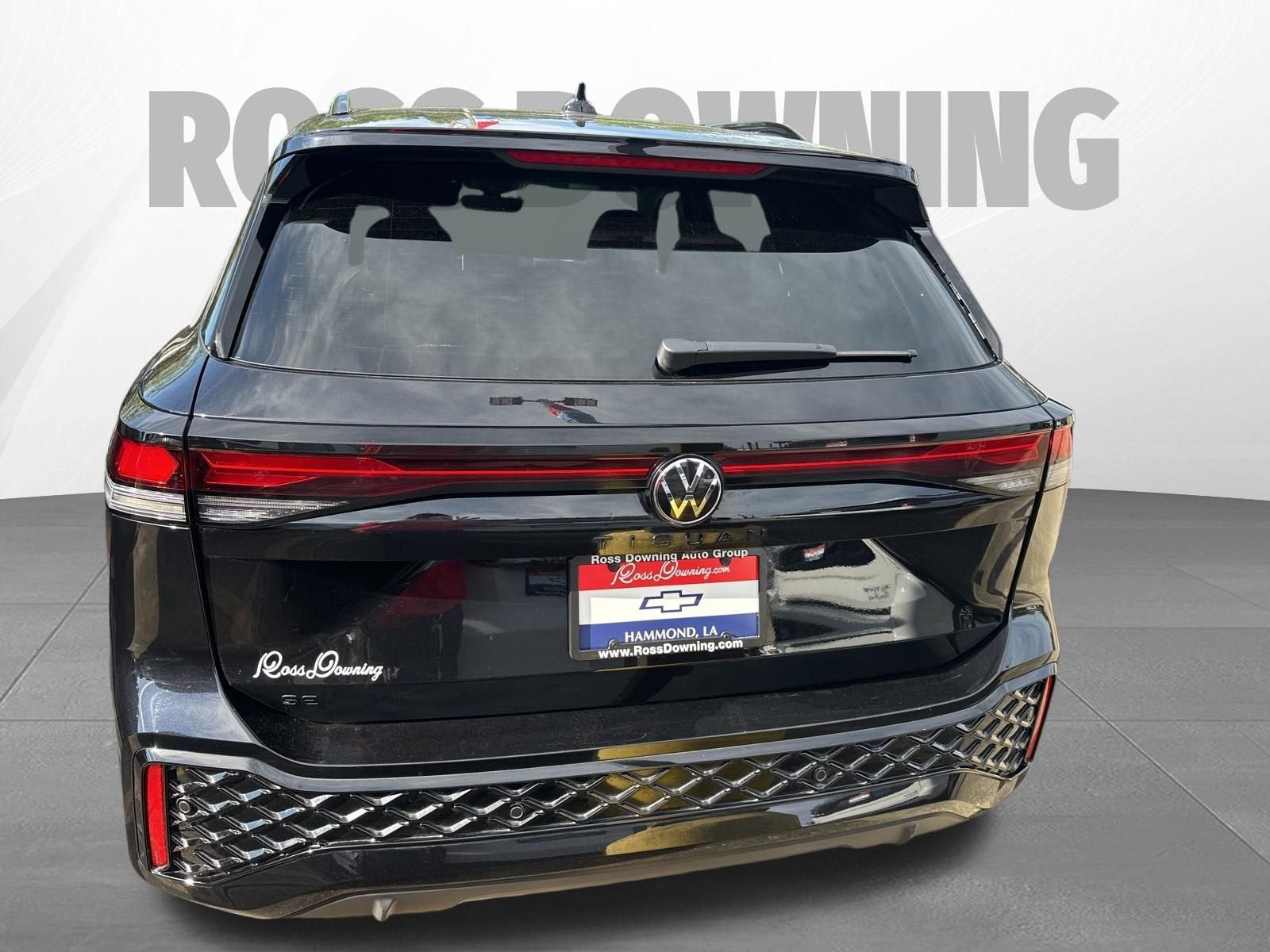 2025 Volkswagen Tiguan SE R-Line Black