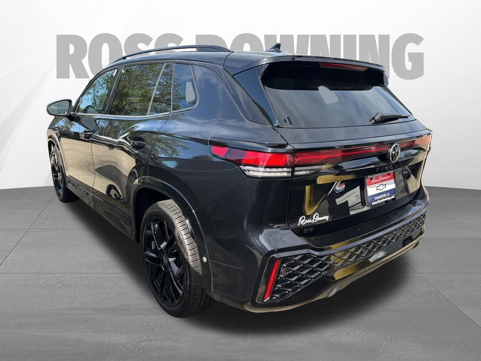 2025 Volkswagen Tiguan SE R-Line Black