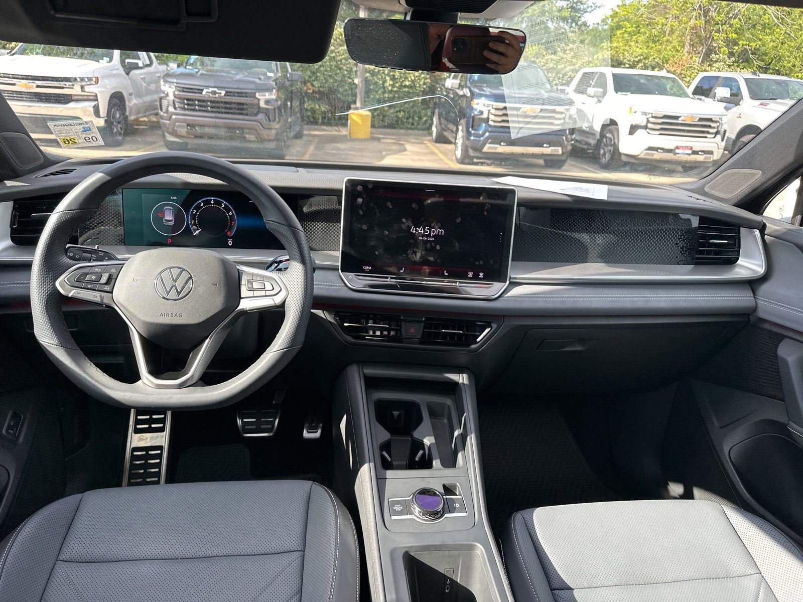 2025 Volkswagen Tiguan SE R-Line Black