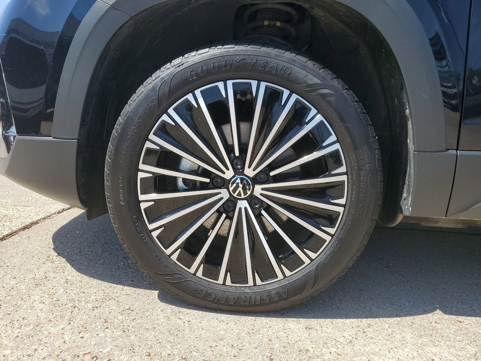 2025 Volkswagen Taos SE