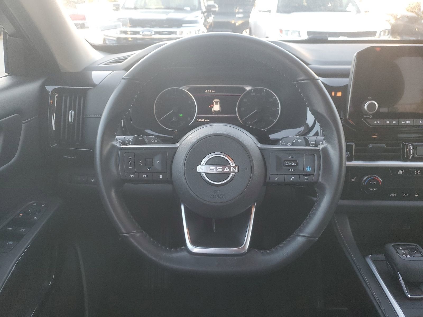 2025 Nissan Pathfinder SV