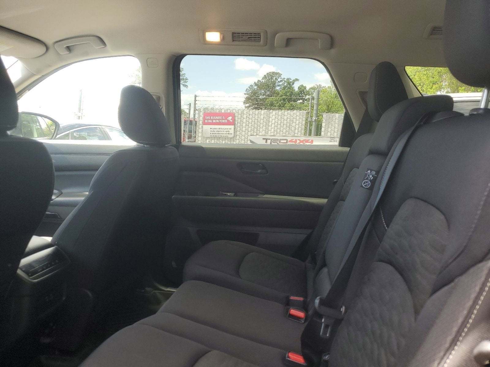 2023 Nissan Pathfinder SV