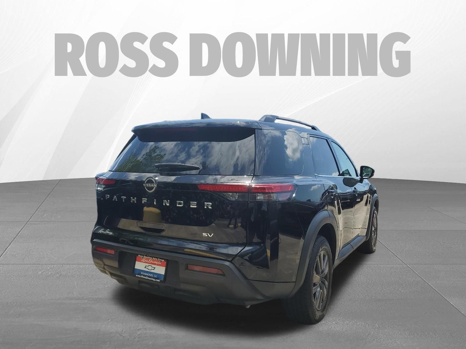 2023 Nissan Pathfinder SV