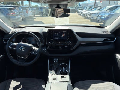 2022 Toyota Highlander LE