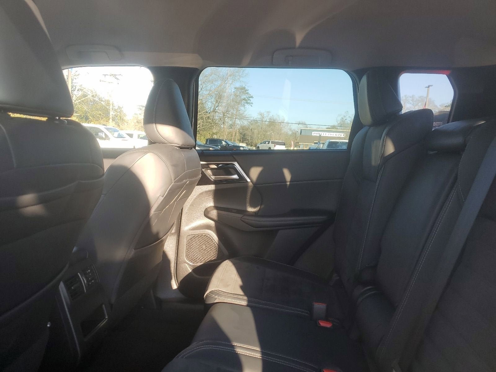 2023 Mitsubishi Outlander SE