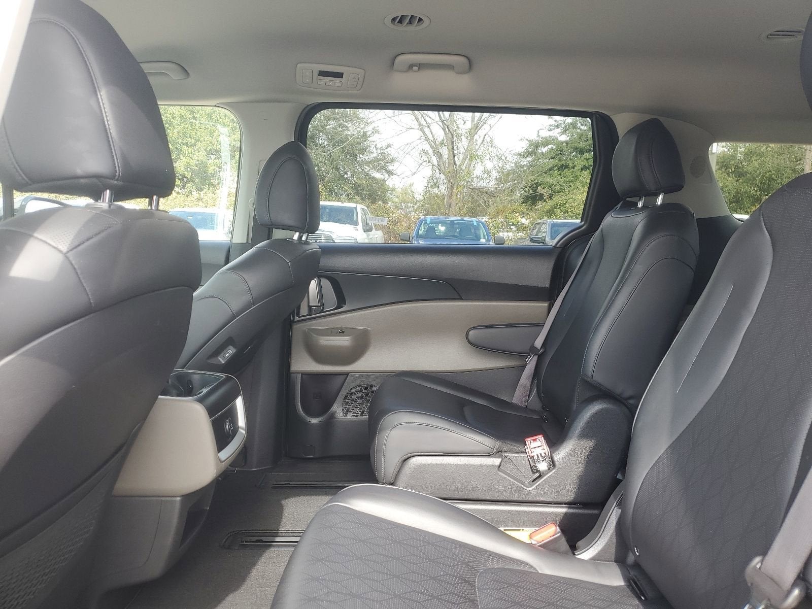 2025 Kia Carnival LXS