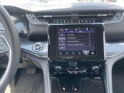 2023 Jeep Grand Cherokee Laredo 4x4