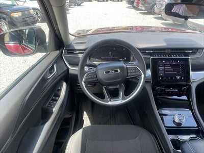 2023 Jeep Grand Cherokee Laredo 4x4