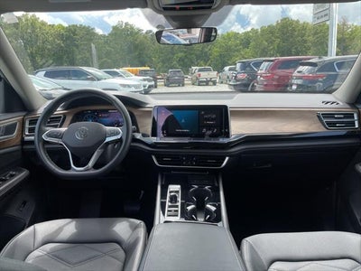 2025 Volkswagen Atlas 2.0T SE w/Technology