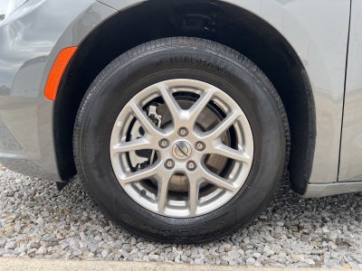 2025 Chrysler Pacifica Select