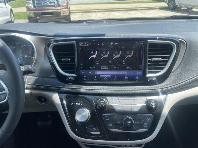 2022 Chrysler Pacifica Hybrid Touring L