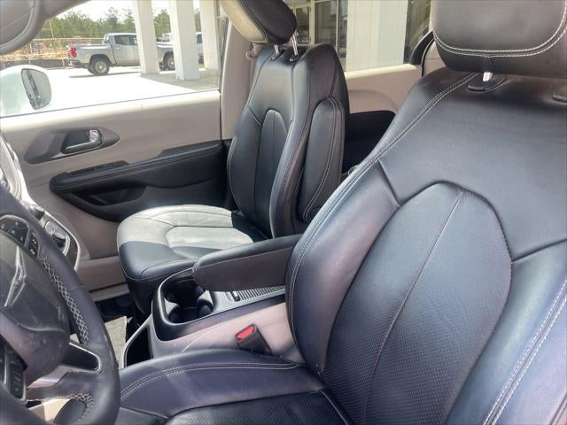 2022 Chrysler Pacifica Hybrid Touring L