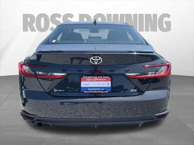 2025 Toyota Camry SE