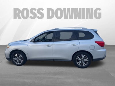 2017 Nissan Pathfinder SV
