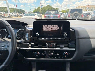 2025 Nissan Pathfinder SV FWD