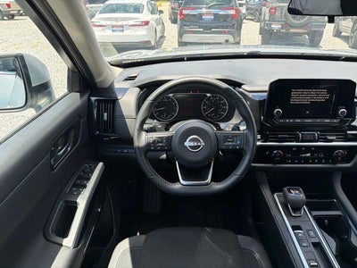2025 Nissan Pathfinder SV FWD